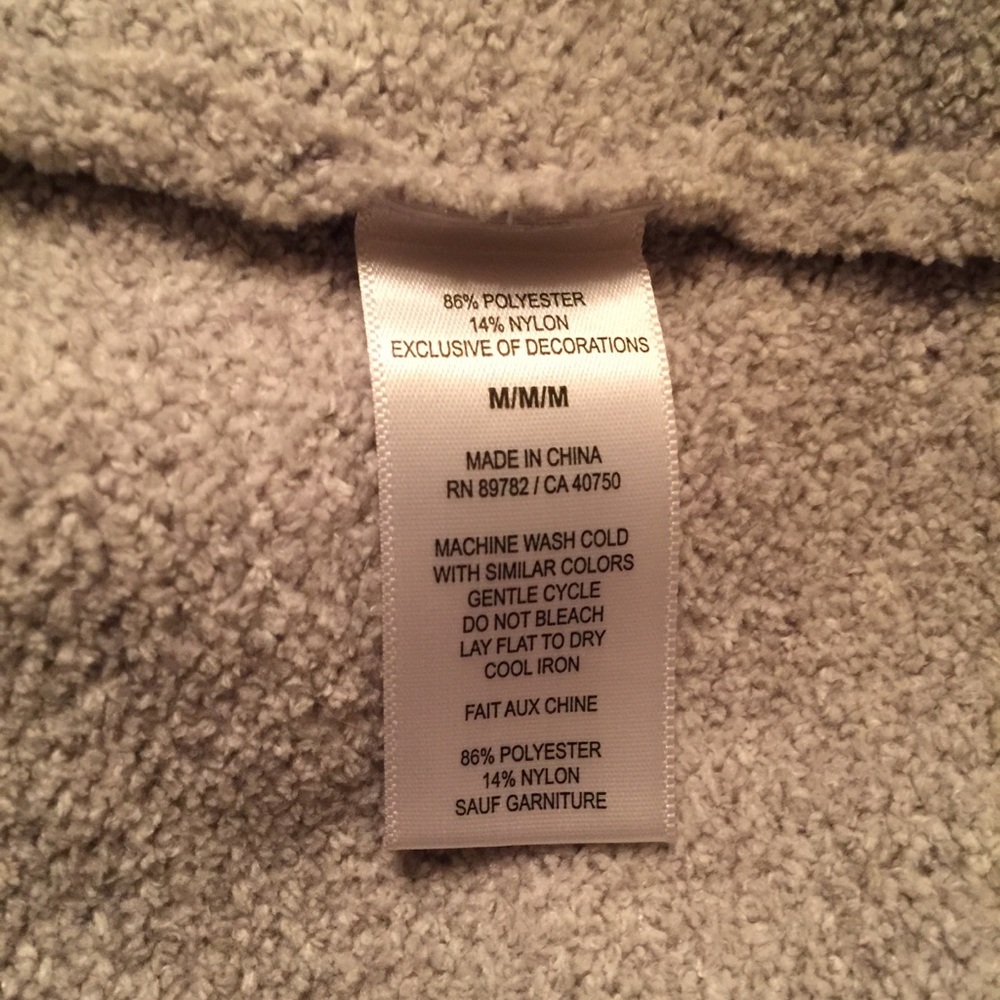 Natori Aura Sweater Robe Soft Dove Gray NWT Size Medium - Picture 9 of 10
